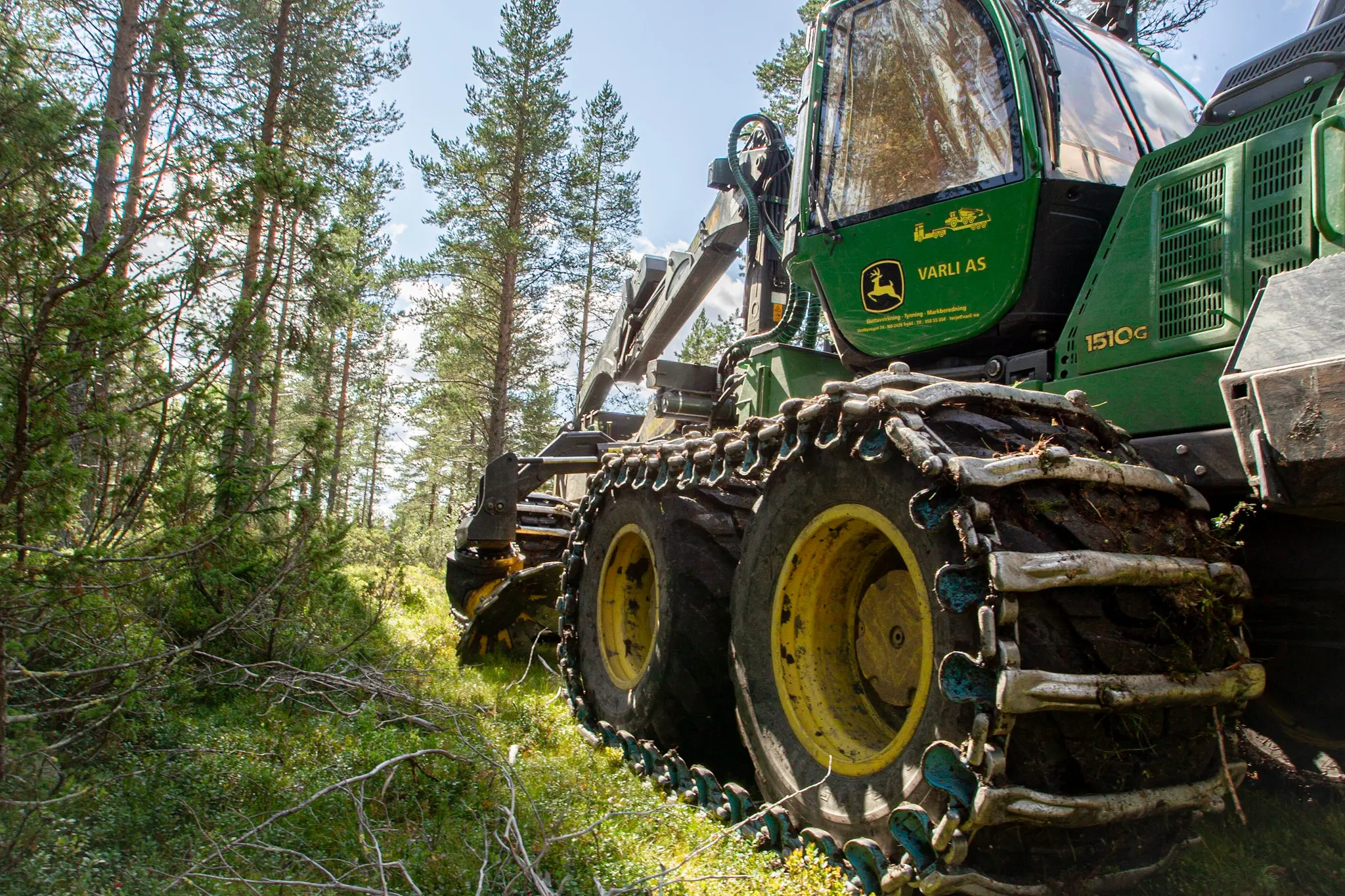 Bildet viser skogsmaskin hos Varli AS
