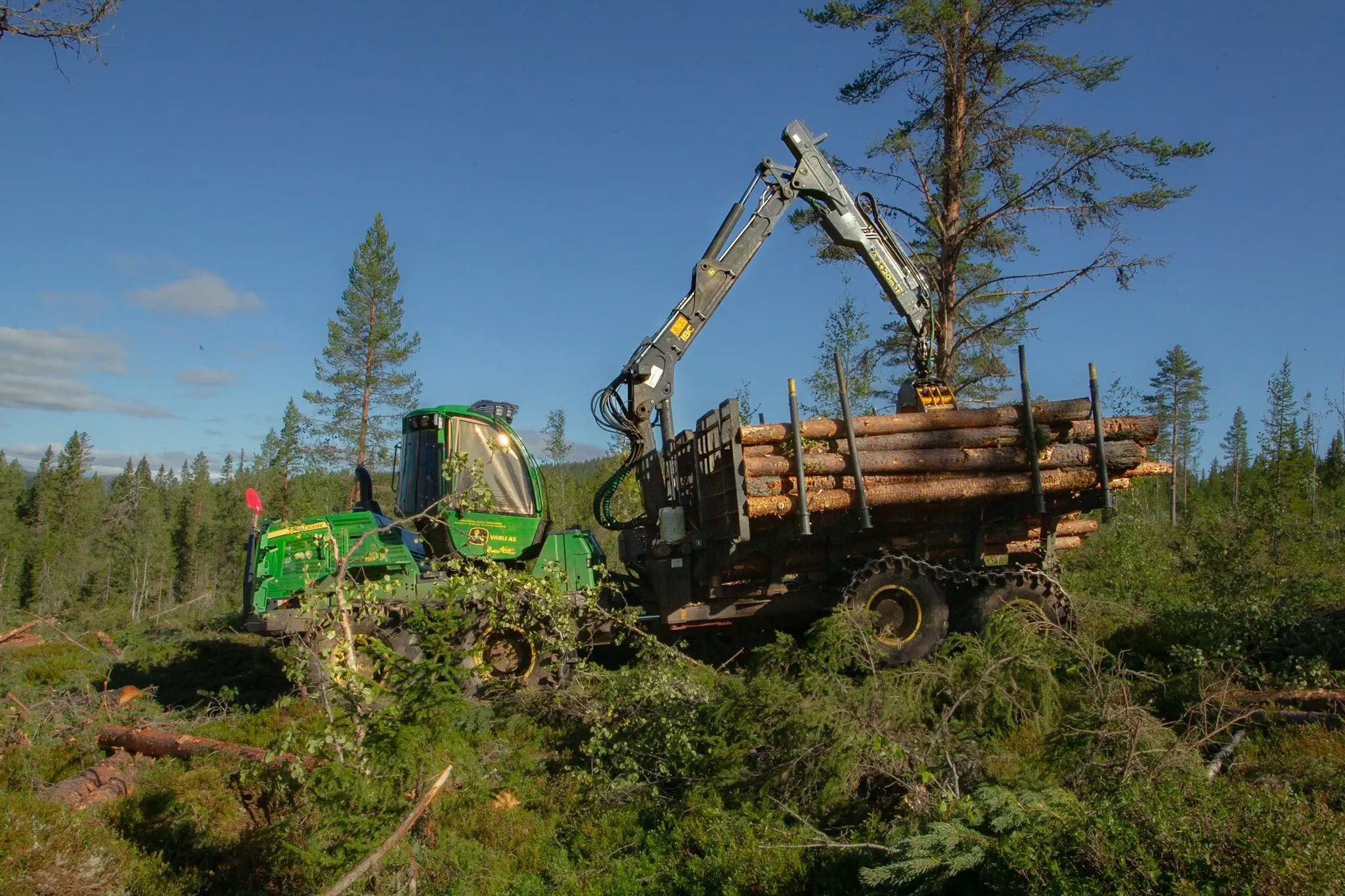 Bildet viser skogsmaskin hos Varli AS