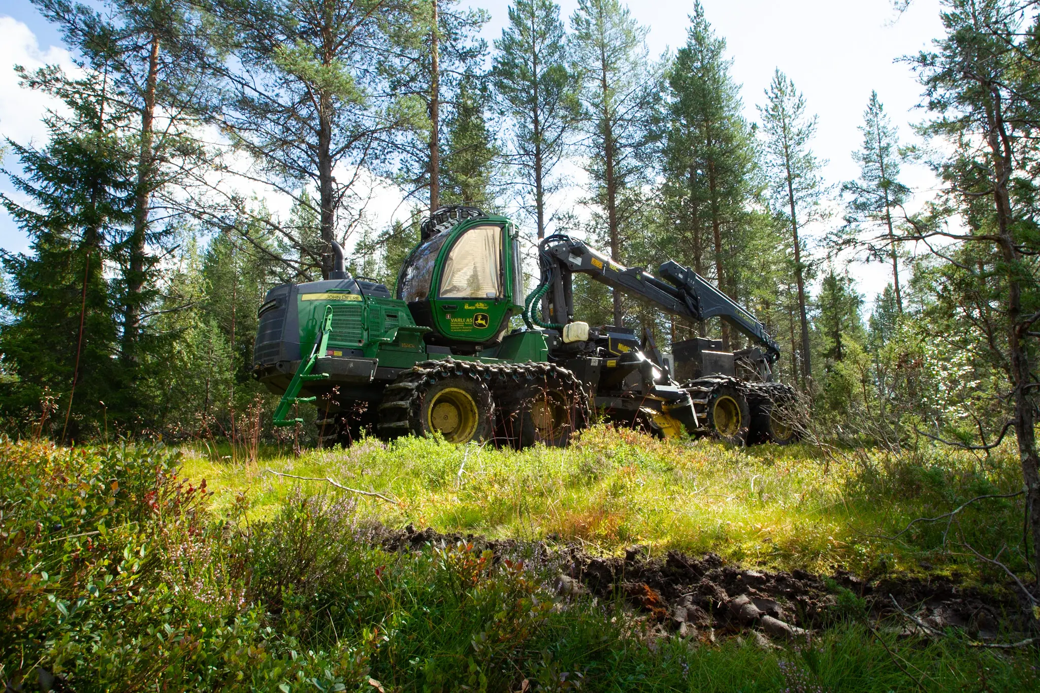 Bildet viser skogsmaskin hos Varli AS
