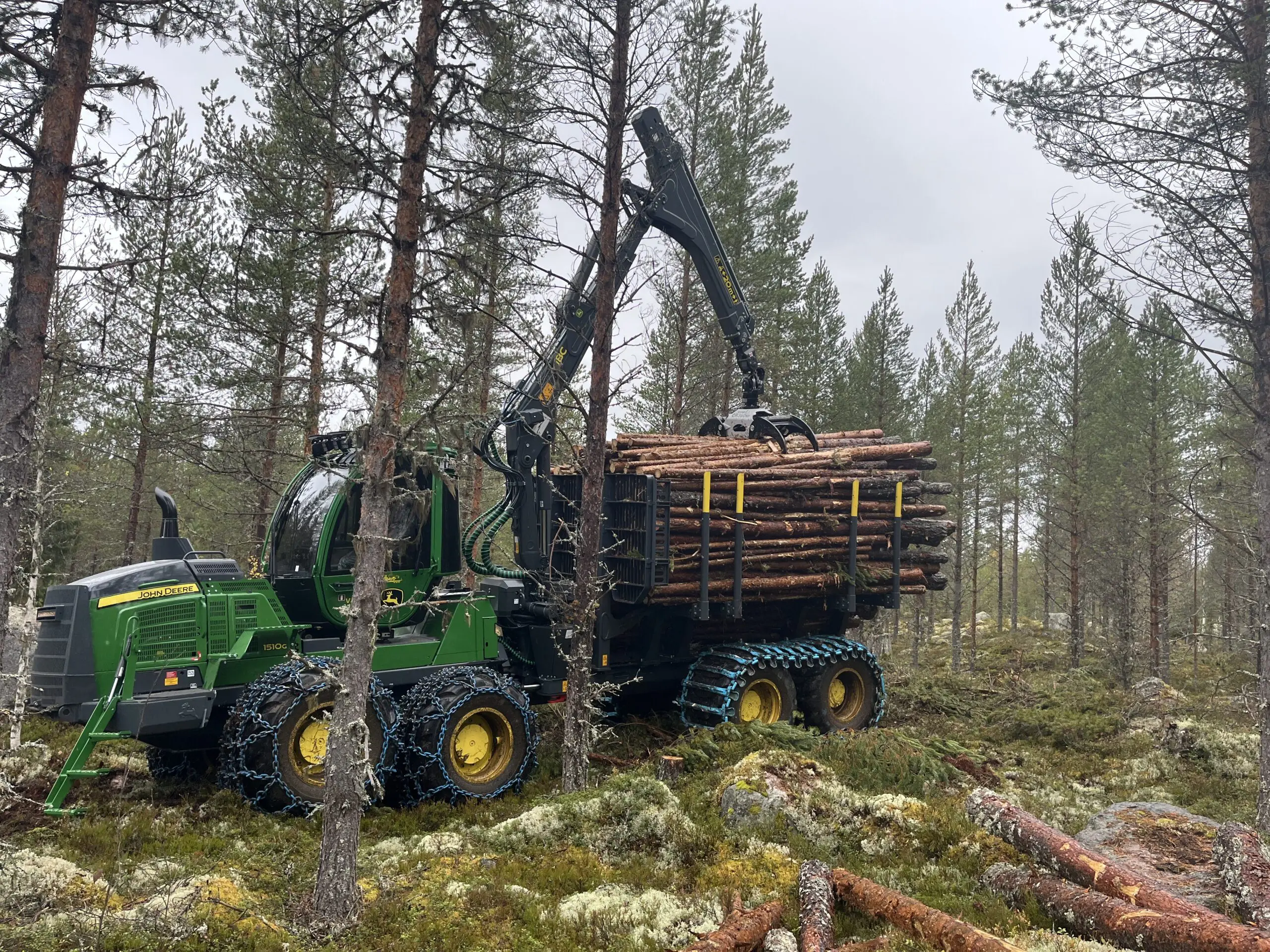 bildet viser hogstmaskin hos Varli AS